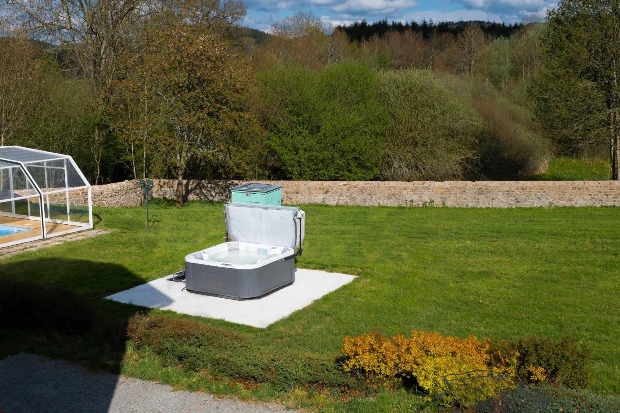 Chateau De Chazelpaud Saint-Bard Luaran gambar